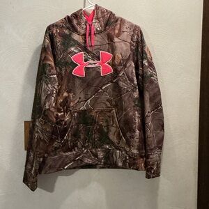 Under Armour x Realtree Xtra Camo Loose Fit Hoodie with Neon Pink Logo. Size XL